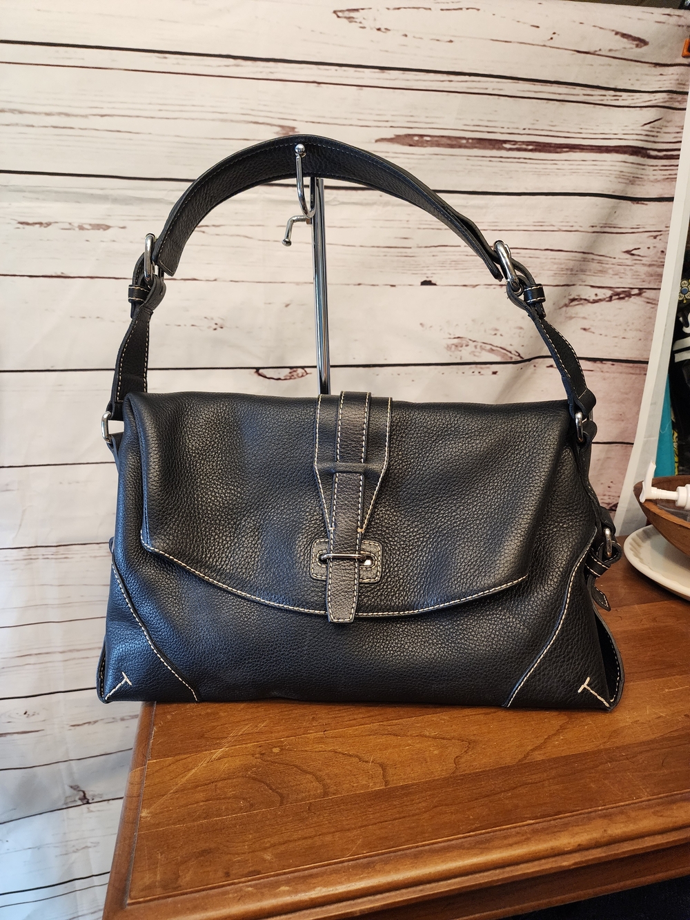 Classic Black Italian Leather Tumi Shoulder Bag - Timeless Everyday Carry
